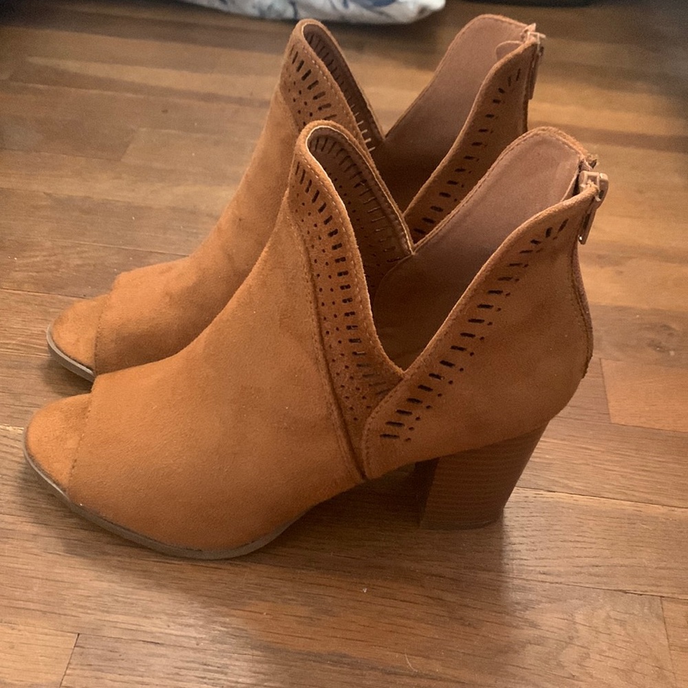 Zip up booties! These are the perfect color for fall
